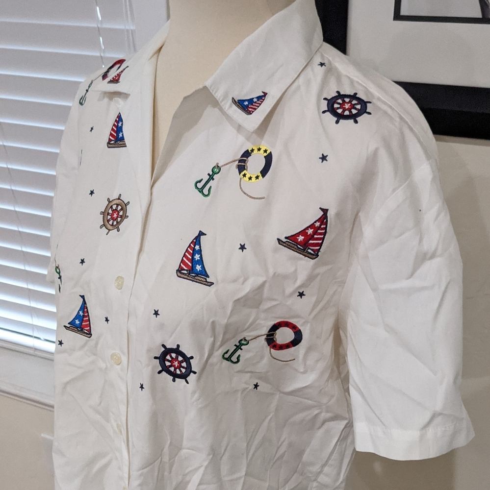 Vintage Karen Scott embroidered button up size medium